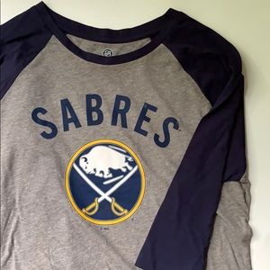 ⭐️⭐️NHL quarter sleeve Buffalo Sabre’s shirt